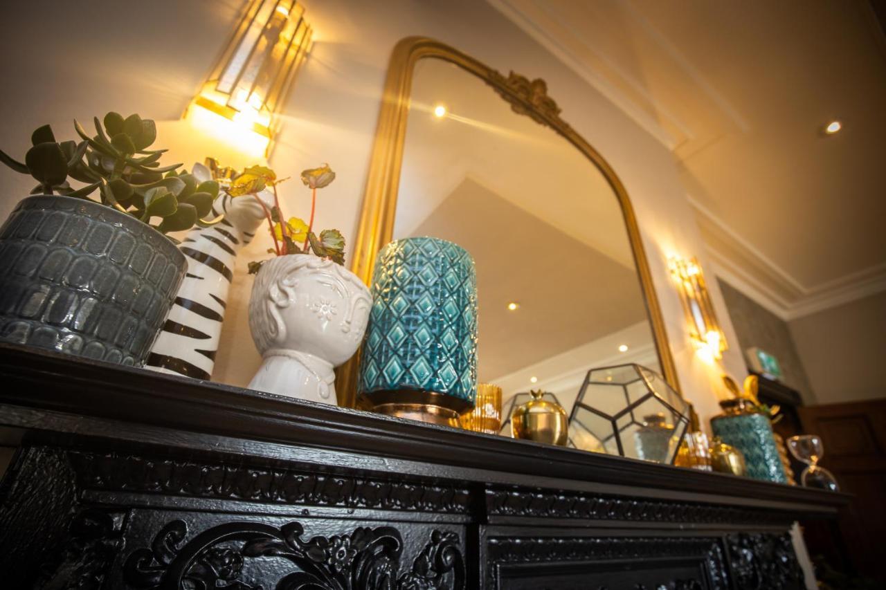 Rowton Hall Hotel And Spa Честър Екстериор снимка