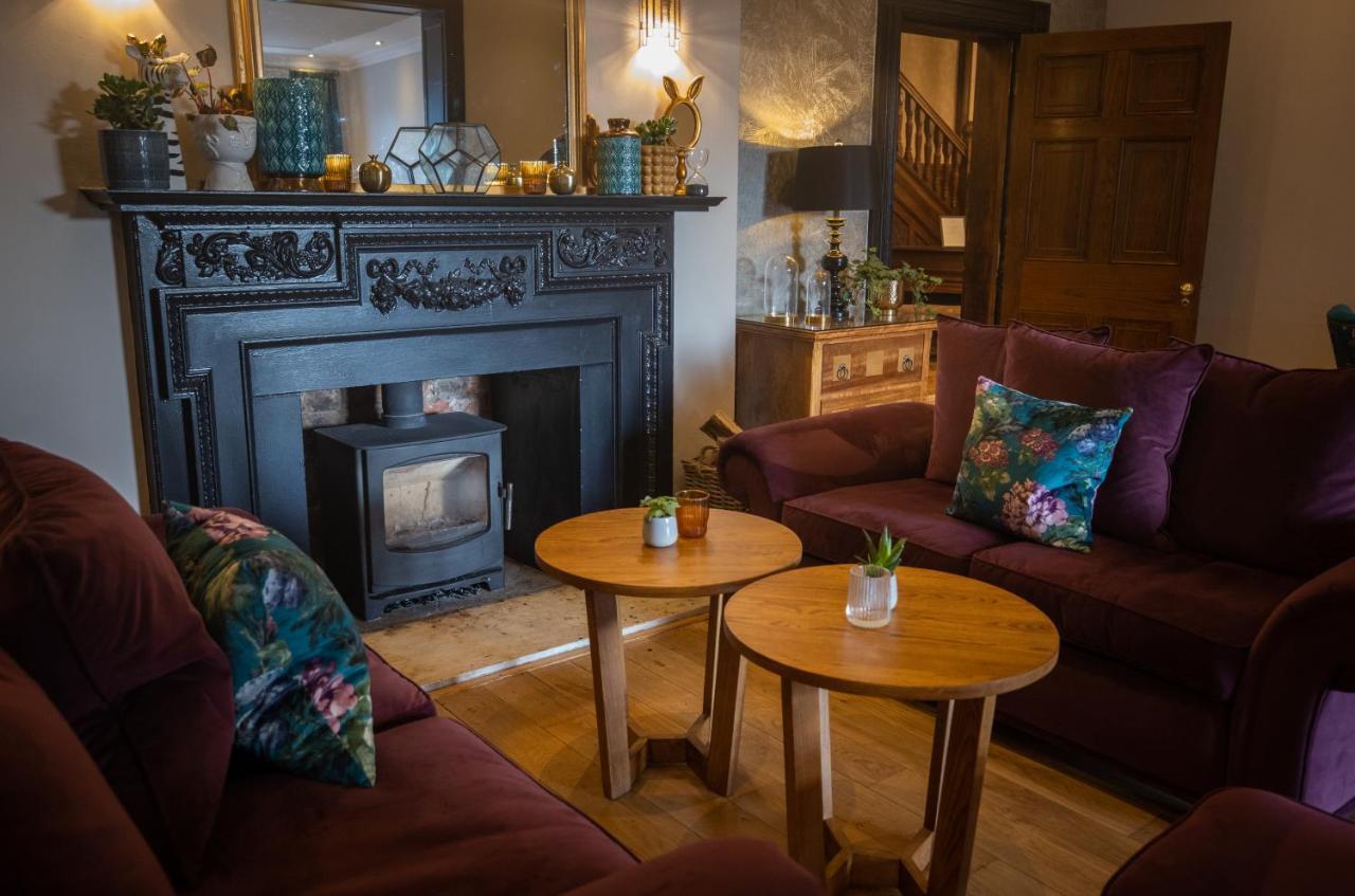 Rowton Hall Hotel And Spa Честър Екстериор снимка