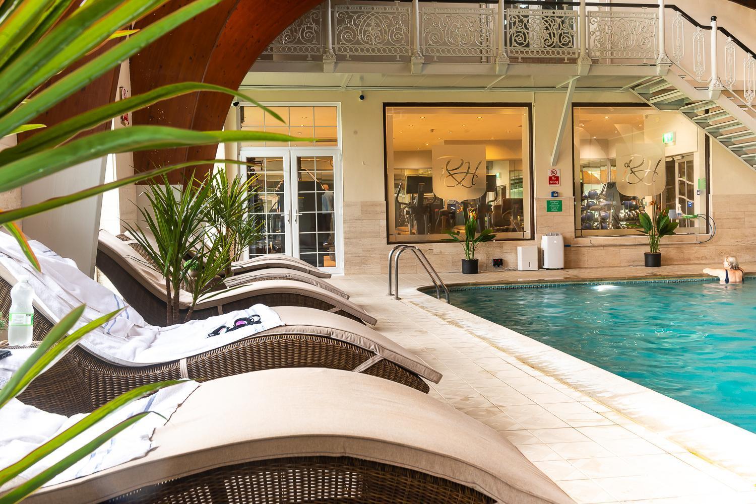 Rowton Hall Hotel And Spa Честър Екстериор снимка