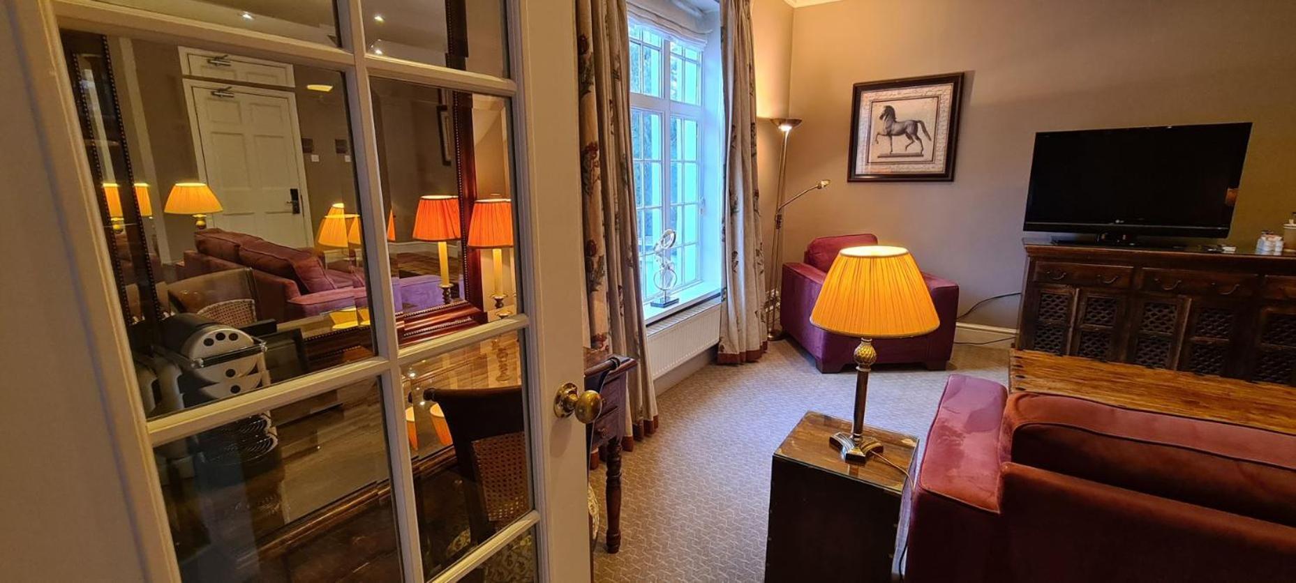 Rowton Hall Hotel And Spa Честър Екстериор снимка