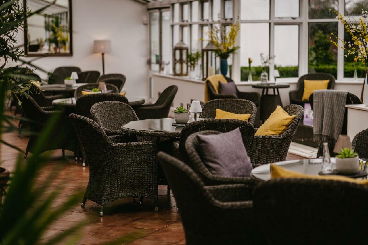 Rowton Hall Hotel And Spa Честър Екстериор снимка